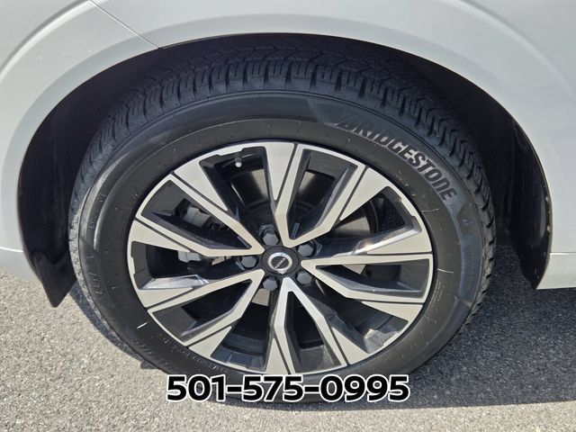 Used 2023 Volvo XC60 B5 Plus AWD/4WD image 21
