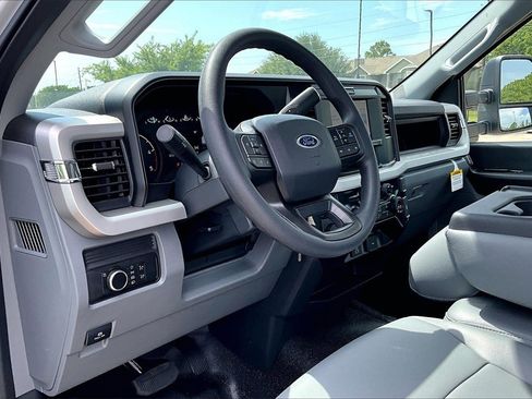 New 2025 Ford F450 XL image 9