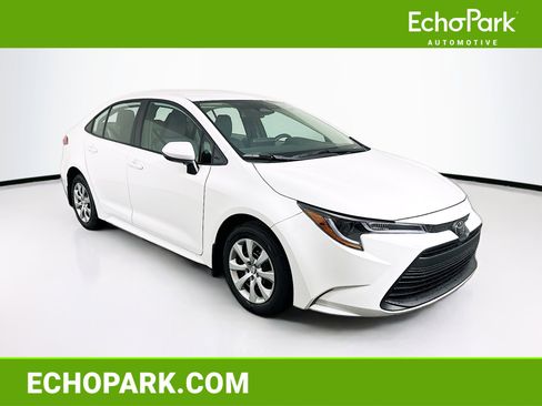 Used 2026 Toyota Corolla LE image 1