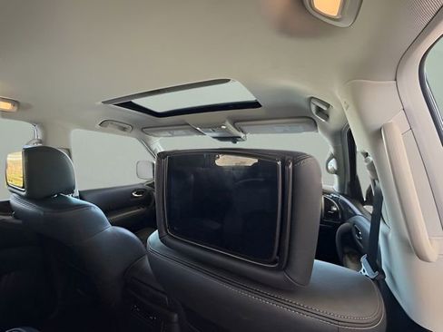 Used 2023 Nissan Armada Platinum w/ Captain's Chairs Package image 32
