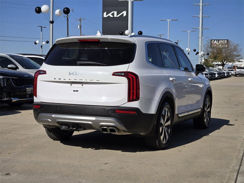Used 2022 Kia Telluride EX w/ EX Premium Package image 4