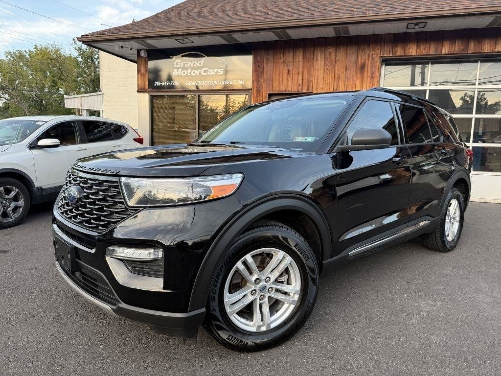 Used 2020 Ford Explorer XLT w/ Equipment Group 202A AWD/4WD image 1