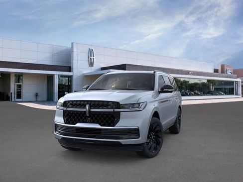 New 2026 Lincoln Navigator Reserve w/ Jet Appearance Package AWD/4WD image 2