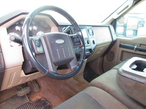 Used 2010 Ford F250 XLT image 14