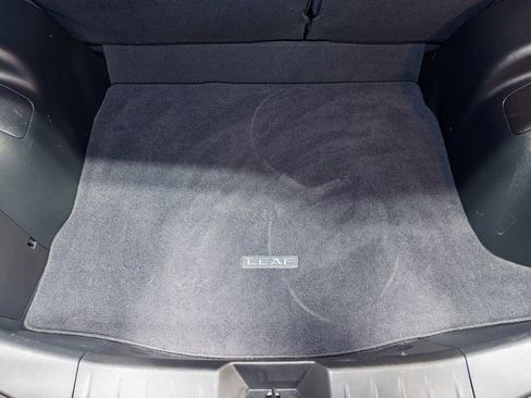 Used 2021 Nissan Leaf SV w/ SV Technology Package image 26