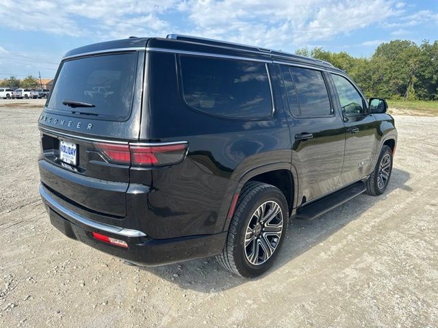 Used 2025 Jeep Wagoneer Series II AWD/4WD image 7
