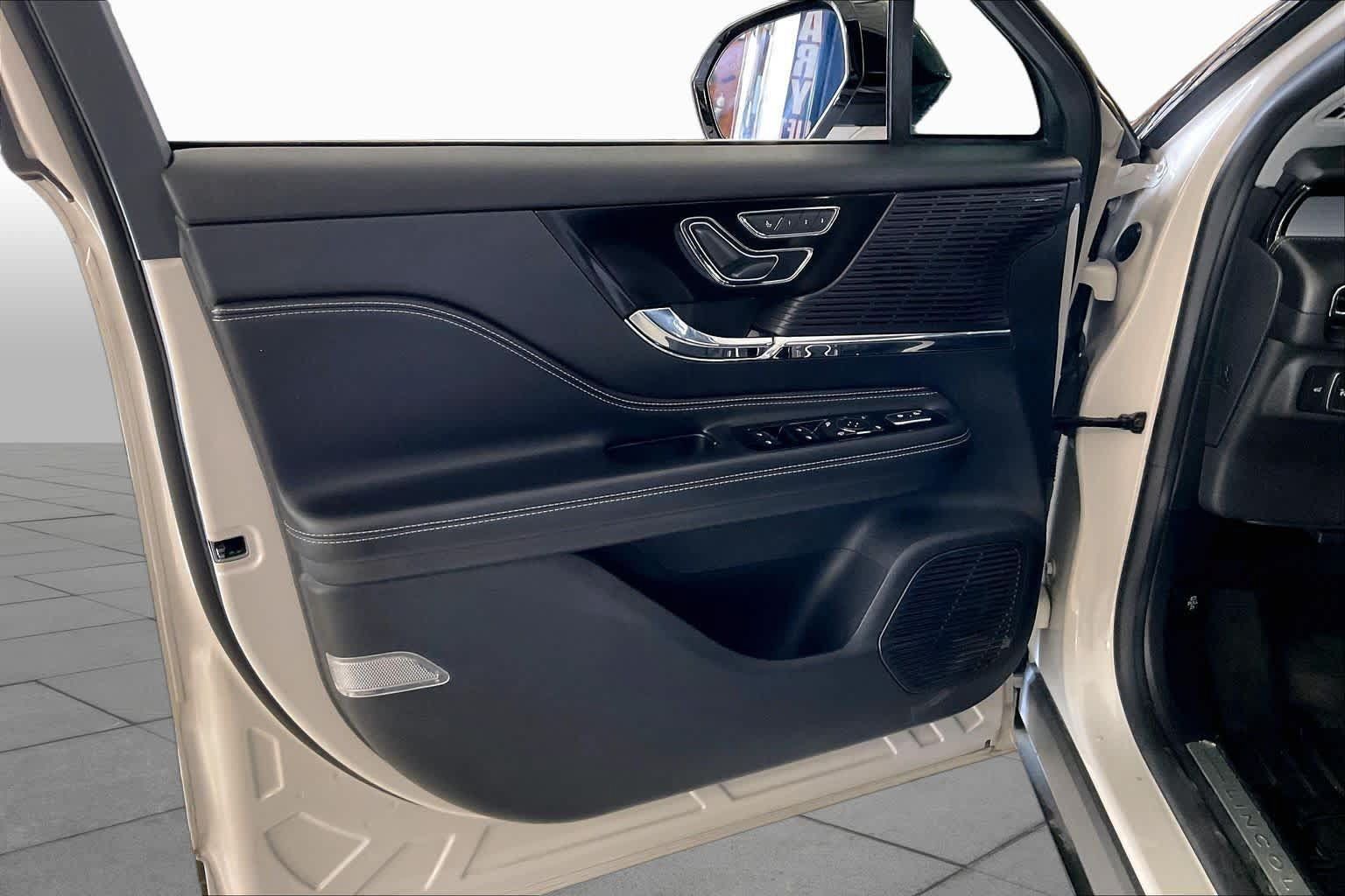 Used 2022 Lincoln Corsair FWD w/ Equipment Group 101A image 19