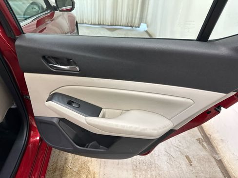 Used 2019 Nissan Altima 2.5 Platinum FWD image 30