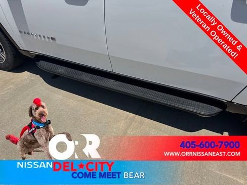 Used 2024 Jeep Wagoneer L Series II RWD image 10