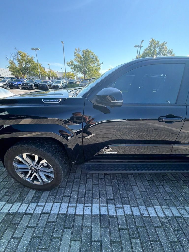Used 2025 Toyota 4Runner Limited AWD/4WD image 17