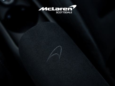 Used 2025 McLaren Artura Spider image 33