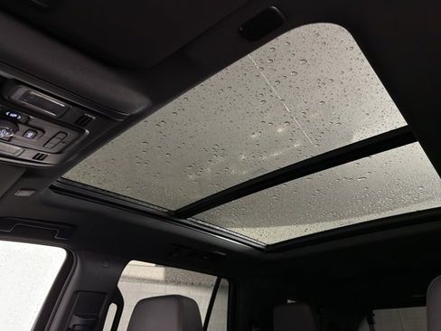 Used 2024 Chevrolet Tahoe Z71 w/ Z71 Off-Road Package image 19