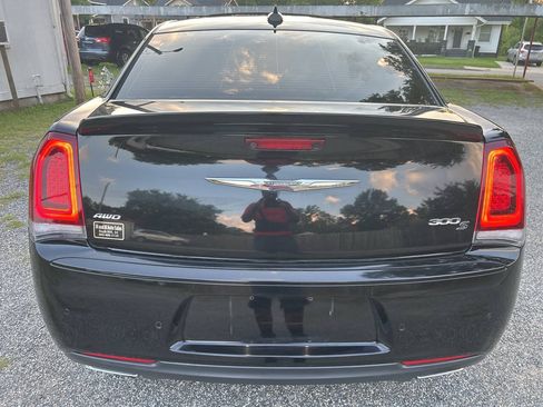 Used 2017 Chrysler 300 S w/ 300S Premium Group AWD/4WD image 6