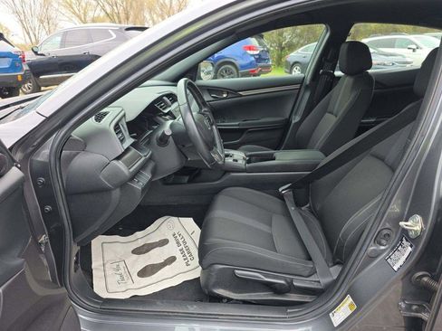 Used 2018 Honda Civic Sport image 5