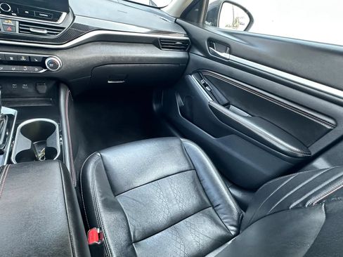 Used 2023 Nissan Altima 2.5 SR w/ SR Premium Package AWD/4WD image 13