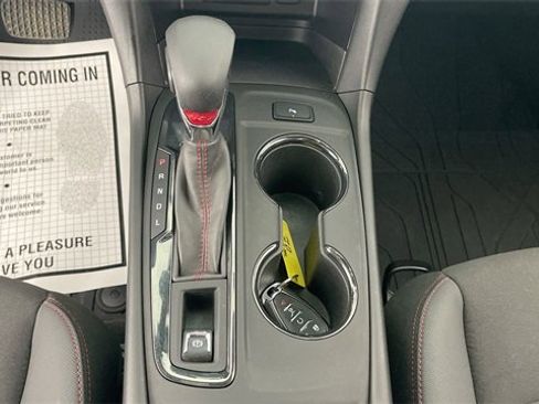 Used 2022 Chevrolet Equinox RS w/ Infotainment Package image 41