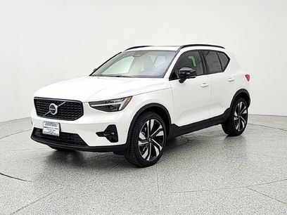 New 2026 Volvo XC40 B5 Plus w/ Protection Package Premier