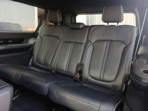 Used 2023 Jeep Grand Wagoneer L Series II AWD/4WD image 5