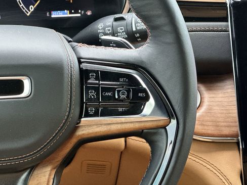 Used 2025 Jeep Grand Cherokee L Summit image 21