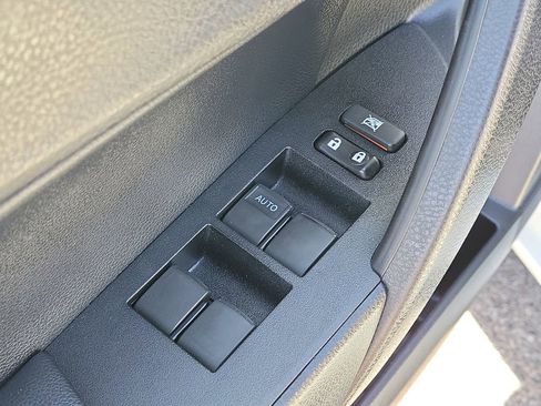 Used 2016 Toyota Corolla S image 17