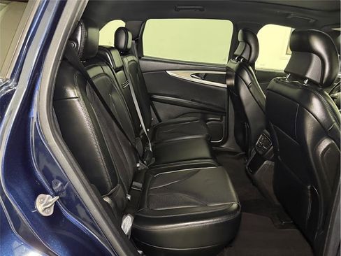 Used 2017 Lincoln MKX Reserve image 24