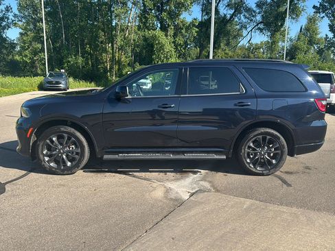Used 2024 Dodge Durango SXT w/ SXT Blacktop Group AWD/4WD image 2