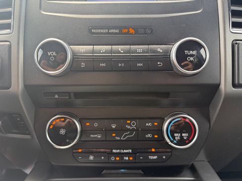 Used 2018 Ford Expedition XLT AWD/4WD image 21