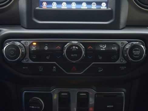 Used 2020 Jeep Wrangler Sport image 30