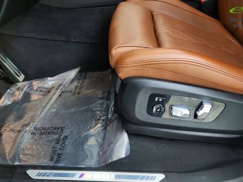 Used 2025 BMW X7 M60i AWD/4WD image 40