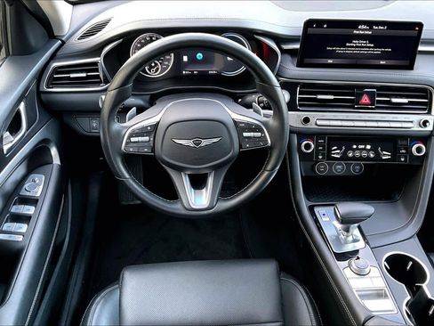 Used 2025 Genesis G70 2.5T image 5