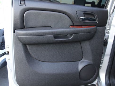 Used 2011 GMC Sierra 2500 SLT w/ SLT Convenience Package image 26