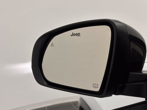 Used 2025 Jeep Compass Limited AWD/4WD image 12
