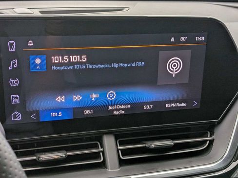 Used 2025 Chevrolet Trax RS w/ Sunroof Package FWD image 25