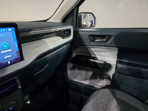 New 2025 Ford Maverick XLT w/ XLT Luxury Package FWD image 27