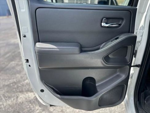Used 2022 Nissan Frontier SV w/ Technology Package RWD image 16
