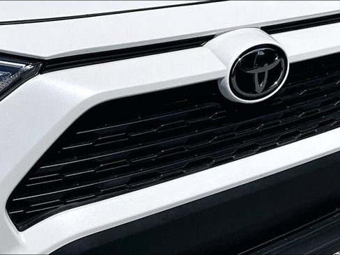 Used 2021 Toyota RAV4 XLE Premium AWD/4WD image 36