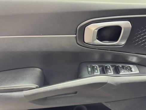 Used 2022 Kia Sorento S FWD image 22
