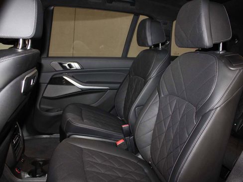Certified 2024 BMW X7 xDrive40i w/ M Sport Package AWD/4WD image 16