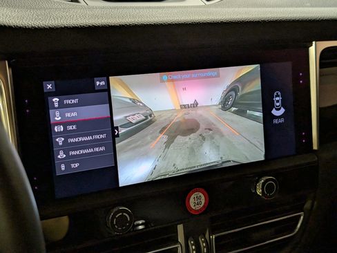 Certified 2024 Porsche Macan image 35