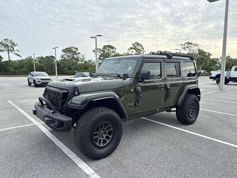Used 2022 Jeep Wrangler Unlimited Rubicon AWD/4WD image 7