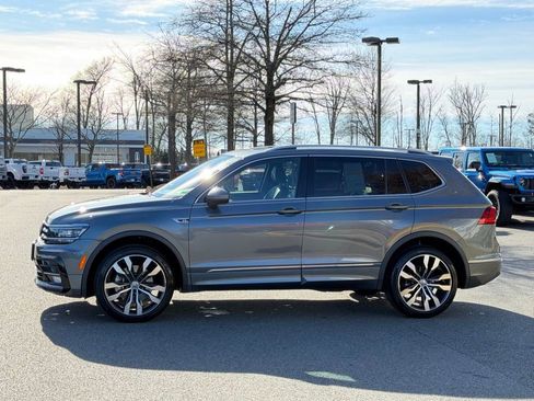 Used 2021 Volkswagen Tiguan SEL Premium R-Line image 11