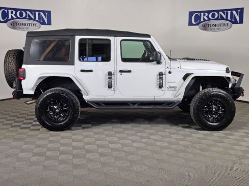 Used 2018 Jeep Wrangler Unlimited Sahara AWD/4WD image 27