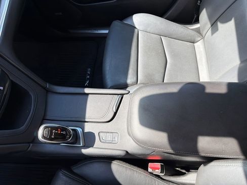 Used 2019 Cadillac XT5 Luxury AWD/4WD image 32