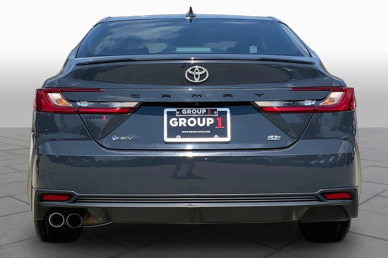 Used 2025 Toyota Camry SE FWD image 5