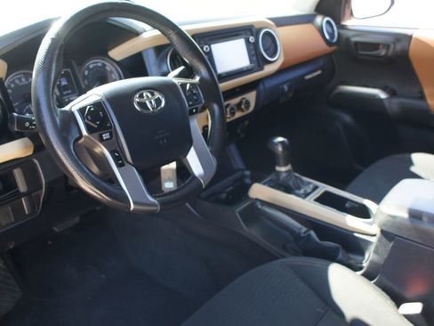 Used 2017 Toyota Tacoma SR5 w/ Tow Package image 13