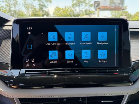 Used 2026 Volkswagen Atlas Cross Sport SEL Premium R-Line AWD/4WD image 24