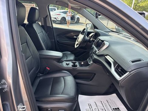 Used 2024 GMC Terrain SLT FWD image 32
