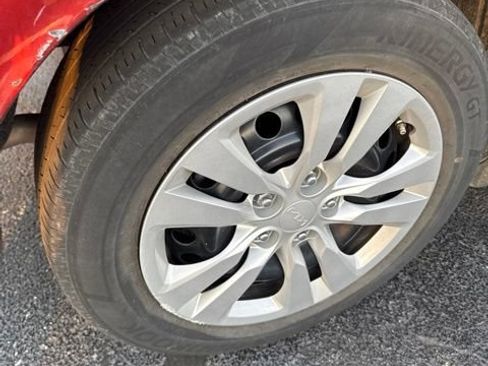 Used 2023 Kia Soul LX FWD image 5