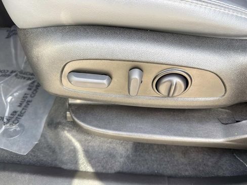 Used 2023 Buick Enclave Essence image 27