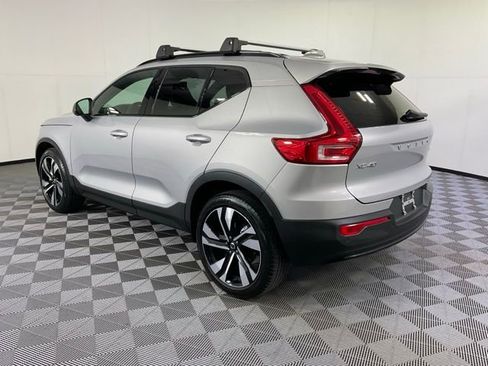 Certified 2023 Volvo XC40 B5 Ultimate w/ Protection Package Premier image 4